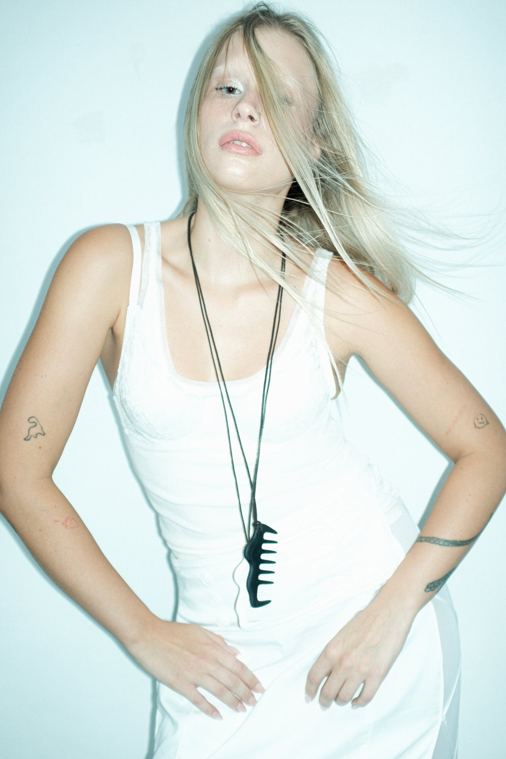 black dune sculptural comb